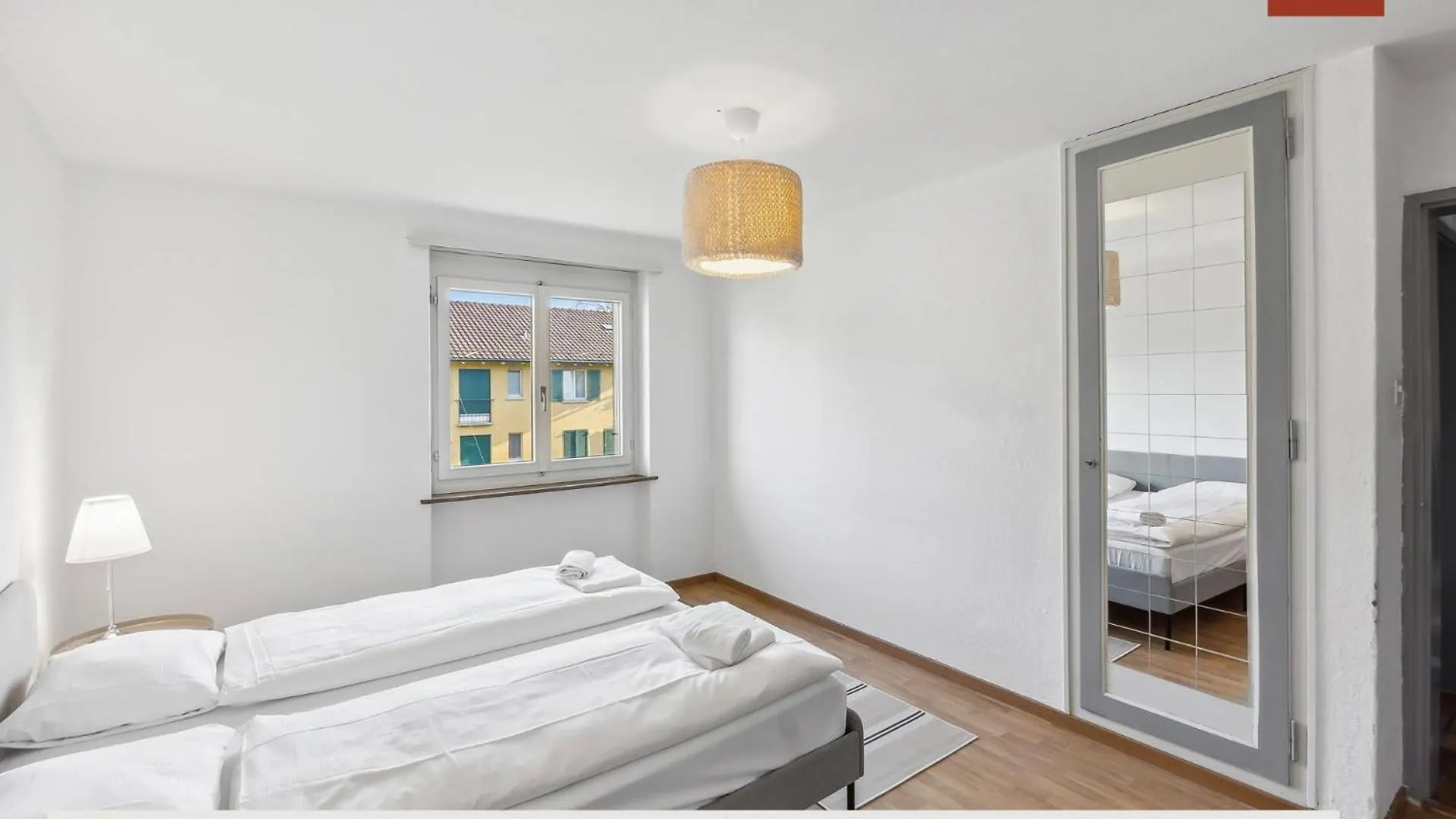 Apartment Charming Apartments, Just 27 Minutes To Zurich Center